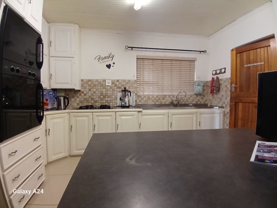 4 Bedroom Property for Sale in Beacon Bay Eastern Cape